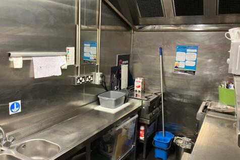 19 Worksop Wash Room.jpg