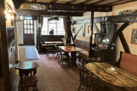 Pub Lounge.JPG