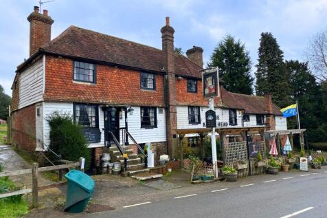 Kings Head Rudgwick  Blue Sky.jpg