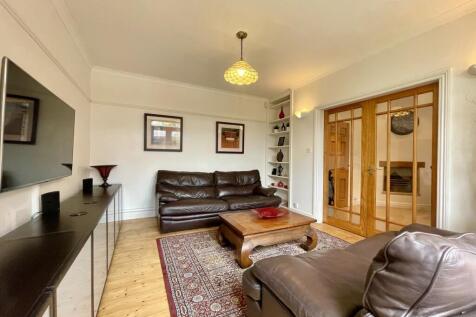 Lounge/Kitchen