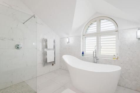 Master Bedroom En-Suite