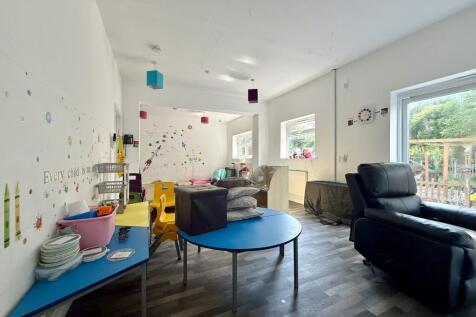 Bungalow - Living Room