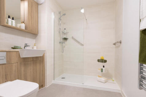 1 bed shower room