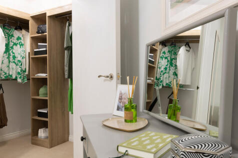 1 bed walk in wardrobe