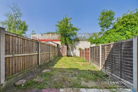 CAM01514G0-PR0142-STILL012.jpg