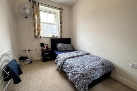 Bedroom 1.jpeg