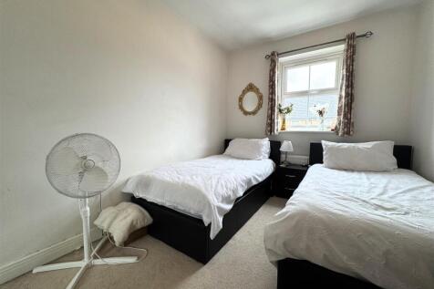 Bedroom 2.jpeg