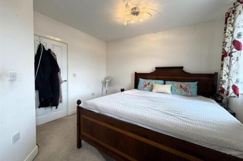Bedroom 3 (2).jpeg