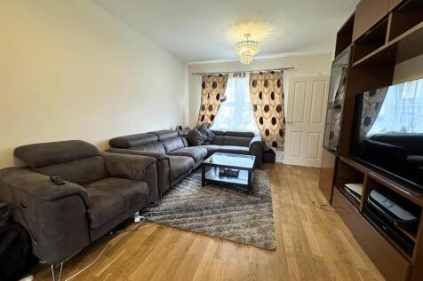 Living room .jpeg