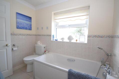 Jack &amp; Jill Bathroom