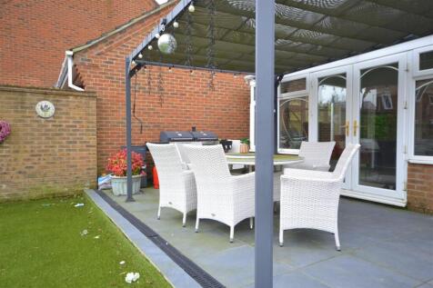 pergola.JPG