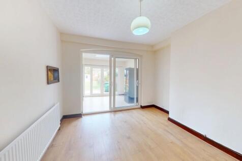 8-Rowan-Crescent-...