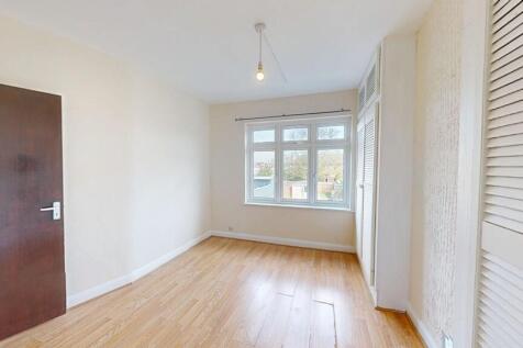 8-Rowan-Crescent-...