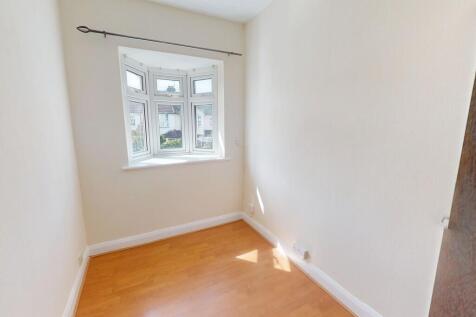 8-Rowan-Crescent-...
