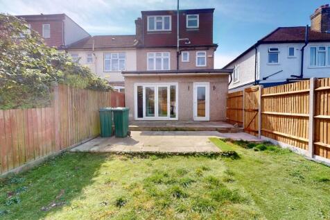 8-Rowan-Crescent-...