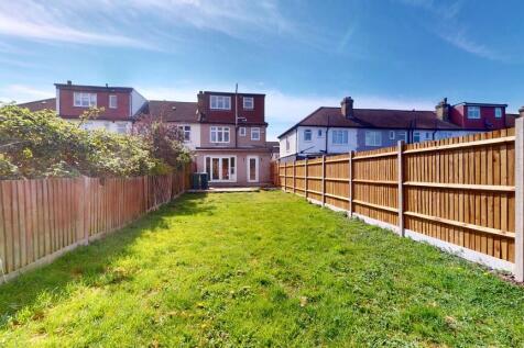 8-Rowan-Crescent-...