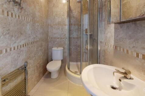 132-Edgware-Road-Bathroom-Defurnished