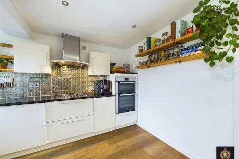 CAM03841G0-PR0039-STILL037.jpg