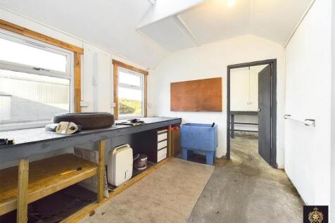 CAM03841G0-PR0057-STILL089.jpg