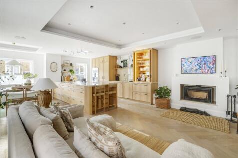 Reception/Kitchen