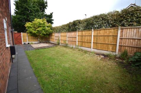 Garden to side
