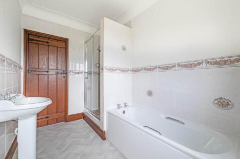 Main bathroom