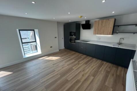 Kitchen / Lounge