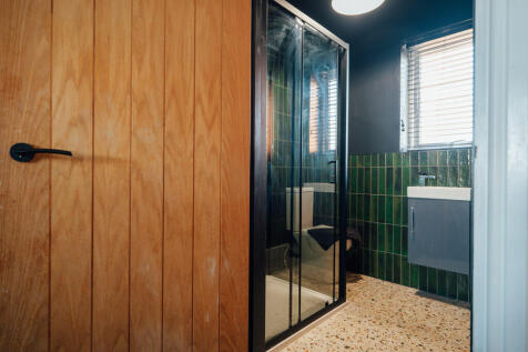 Jack and Jill En-Suite