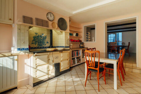 Kitchen / Breakfast Room