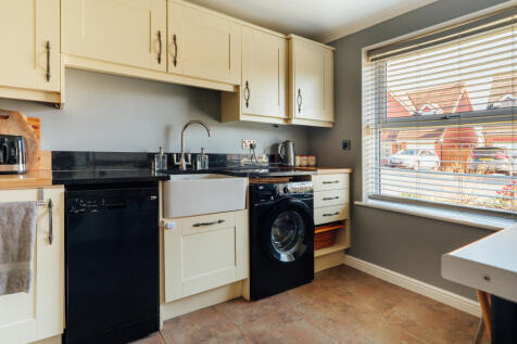 Kitchen / Breakfast Room