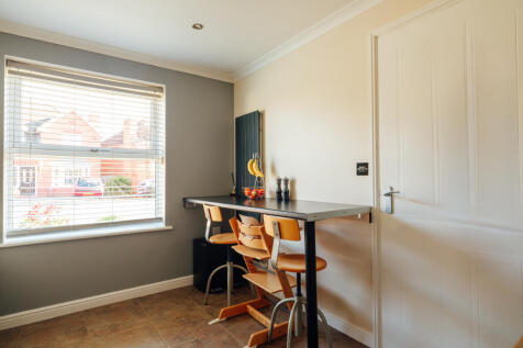 Kitchen / Breakfast Room