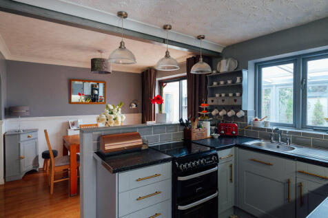 Kitchen / Dining Room