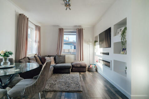 Open Plan Kitchen / Living / Dining Area