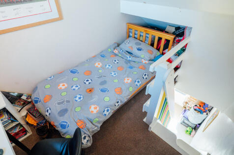 Guest bedroom, hobby room