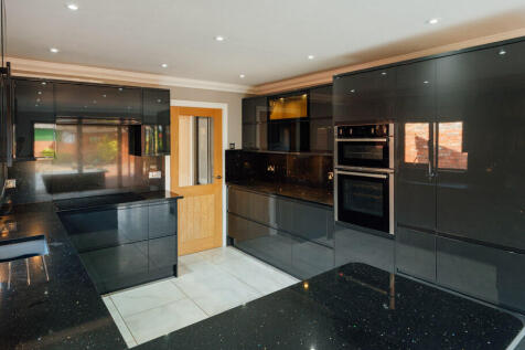 Kitchen / Breakfast Room
