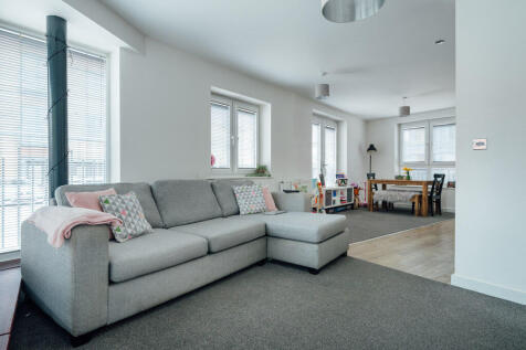 Living / Dining / Kitchen Area