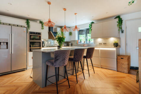 Kitchen / Breakfast Room