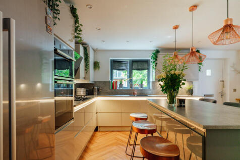 Kitchen / Breakfast Room