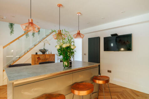 Kitchen / Breakfast Room