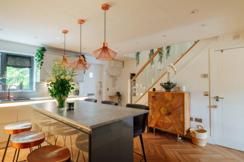 Kitchen / Breakfast Room