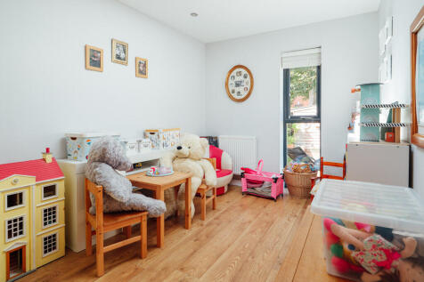Bedroom / Reception Room