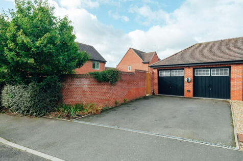 Double Garage &amp; Parking
