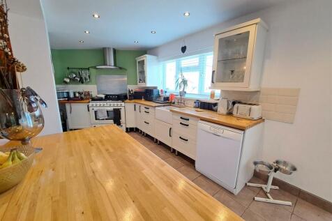 Open Plan Kitchen/Diner/Family Room