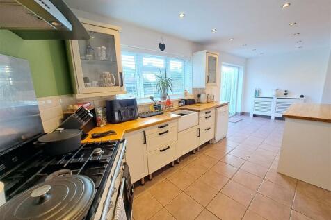 Open Plan Kitchen/Diner/Family Room