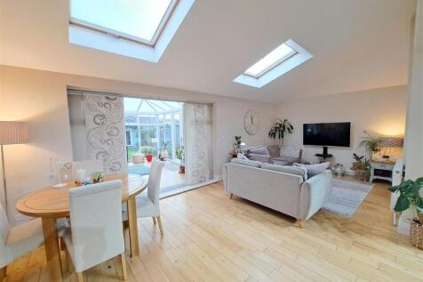 Open Plan Kitchen/Dining/Family Room