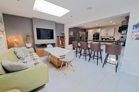 Open Plan Kitchen/Diner/Family room