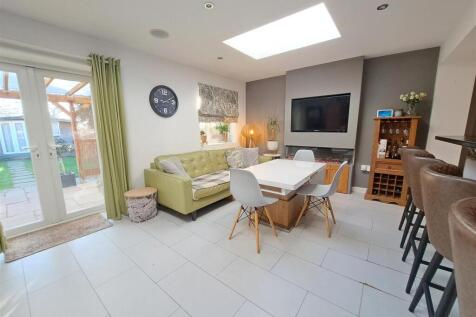 Open Plan Kitchen/Diner/Family room