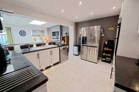 Open Plan Kitchen/Diner/Family room