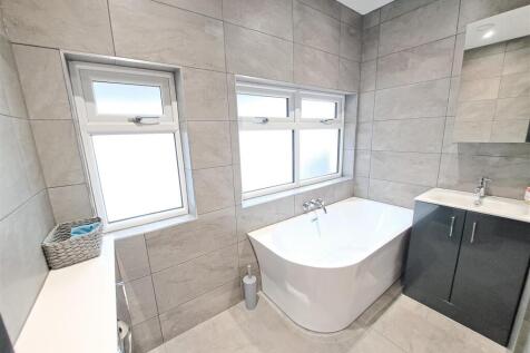 Family Bathroom Suite