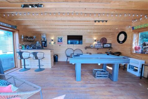 Garden Bar/Office